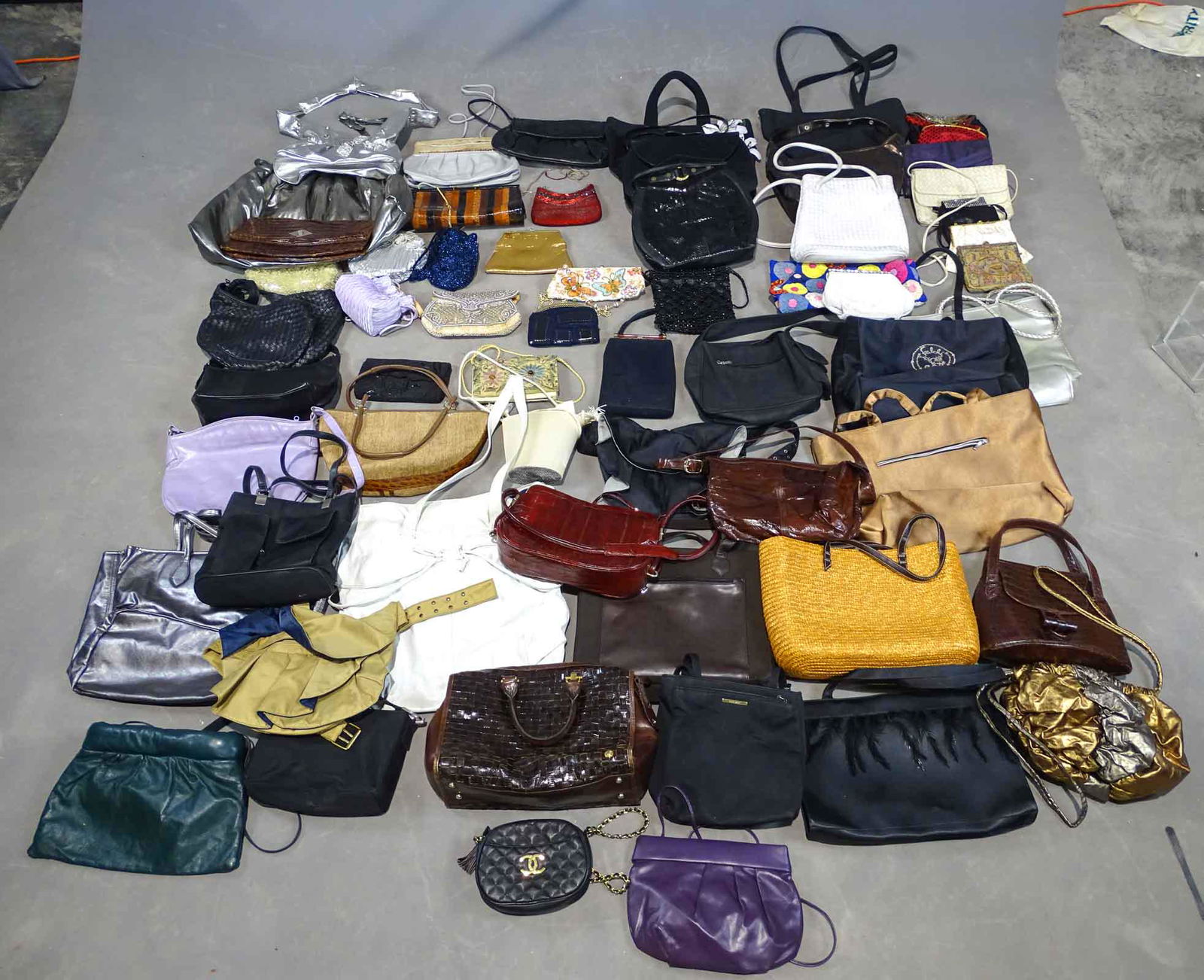 Vintage Handbags (1 of 18)