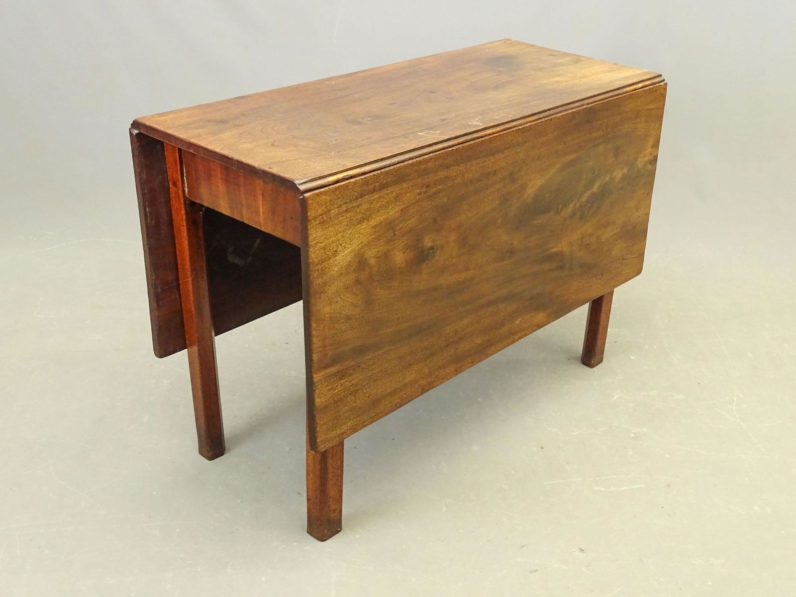 19th c. English Dropleaf Table (1 of 4)