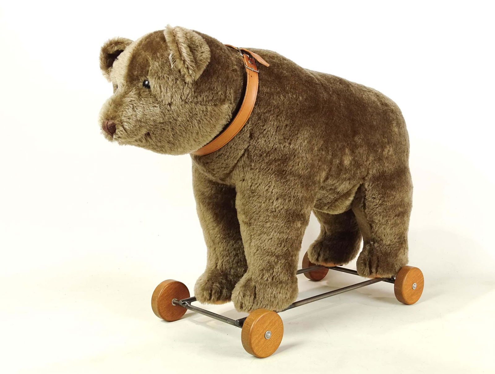 Steiff Rolling Growler Bear (1 of 5)