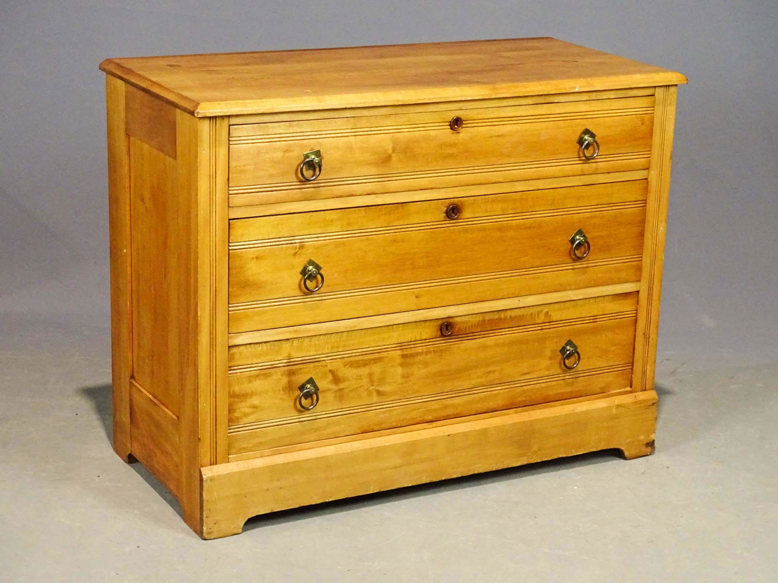 Victorian Chest of Drawers (1 of 3)