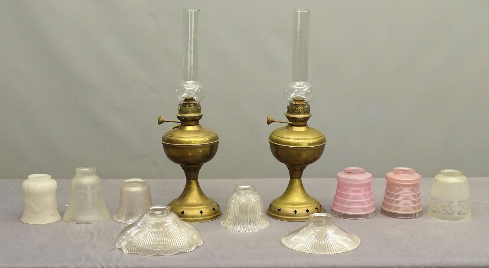 Shade & Oil Lamp Lot (1 of 4)