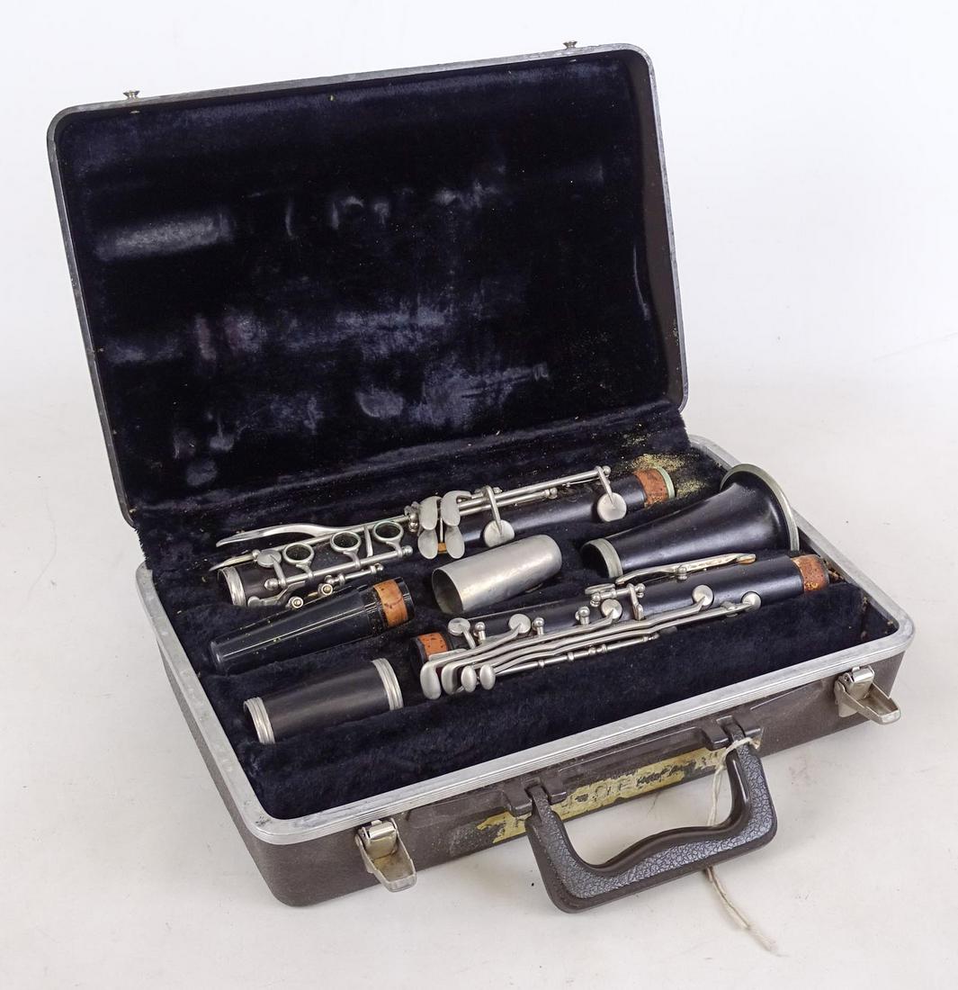 Student Model Clarinet (1 of 5)