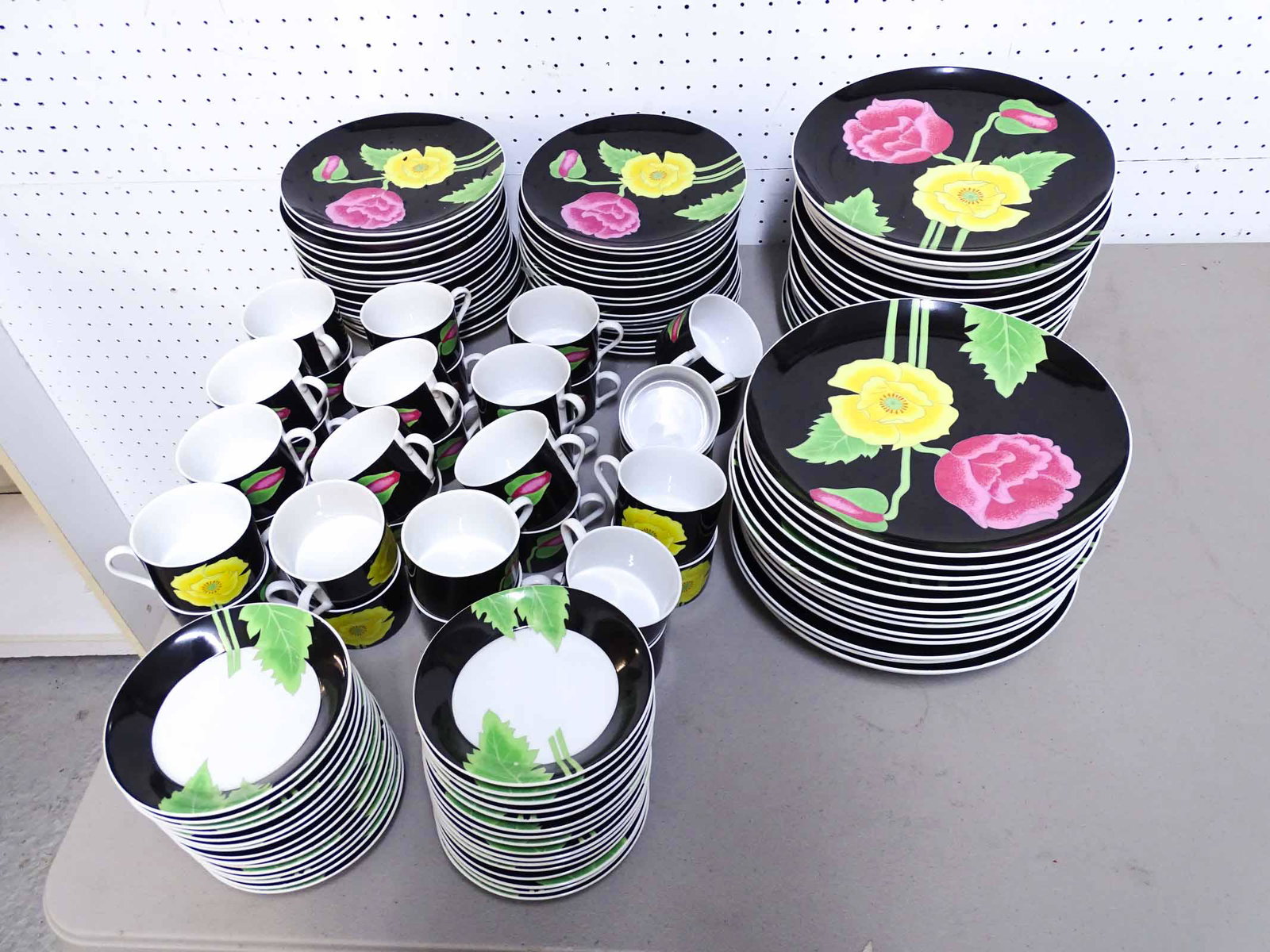 Miyako Floral Japanese Dinner Set: Miyako Floral Japanese dinner service including (32) 10 1/4" plates, (32) 8" plates, (32) cups and saucers. Good condition.