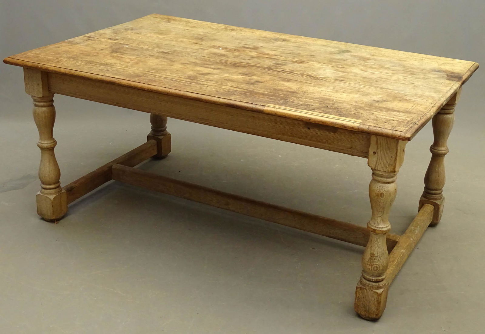 Pine Dining Table (1 of 4)