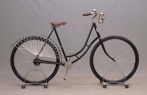 1901 Columbia Shaft Drive Bicycle: 1901 Columbia shaft drive bicycle. Original paint and nickel accessories. Features lamp, bell and cyclometer. Good condition.