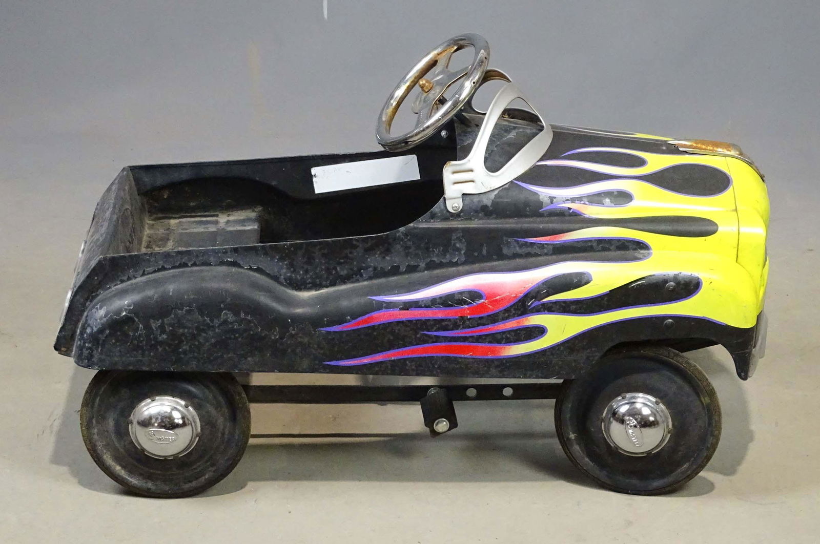 Vintage Pedal Car (1 of 5)