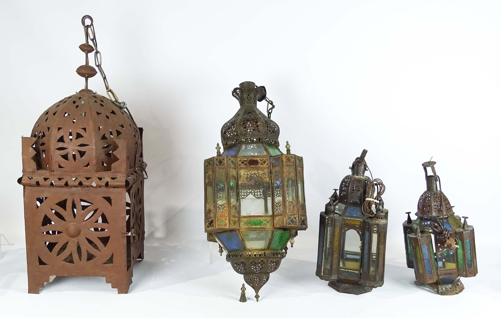 Decorative Hanging Lanterns (1 of 11)