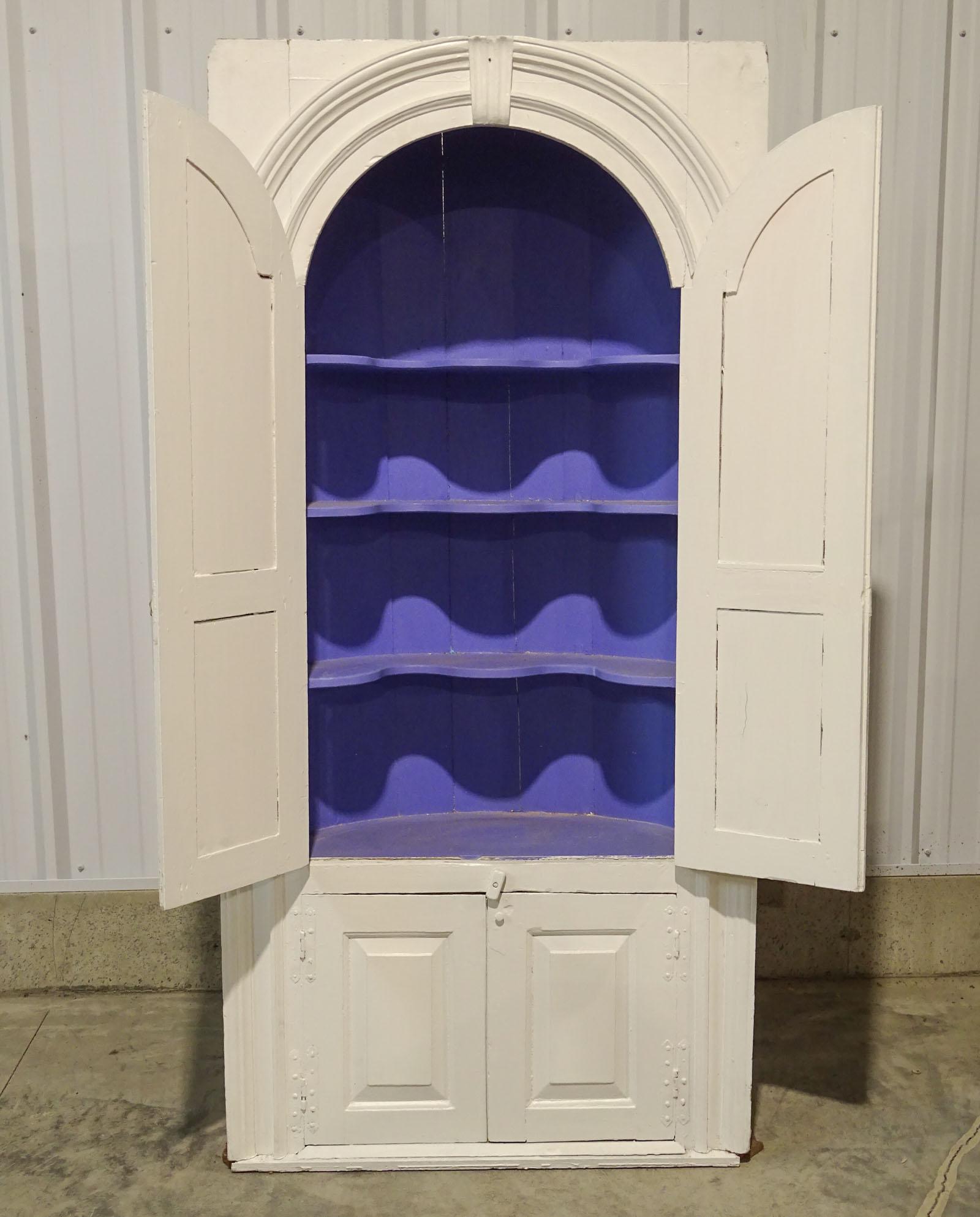 18th c.  Queen Anne Corner Cupboard (1 of 9)