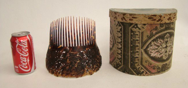 C. 1830 Spanish Tortoise Shell Comb: Rare C. 1830 Spanish tortoise shell comb in original wallpaper box. Box 8" x 7".