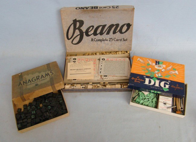 Vintage Game Lot: Lot three vintage games including "Dig", "25 Card Beano" and "Anagrams".