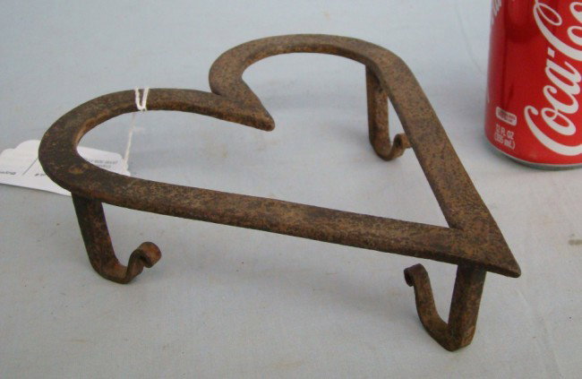 Heart Triver: Blacksmith made heart trivet. 9" Length.