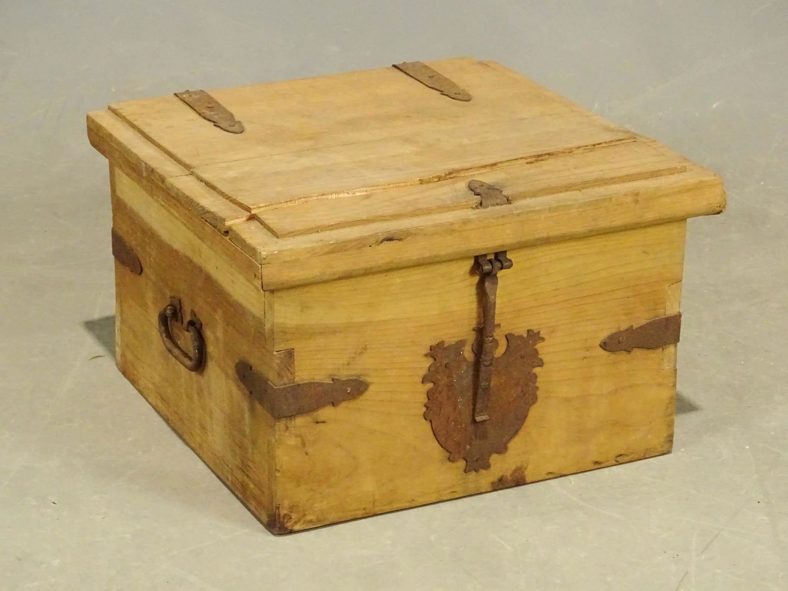 Early Primitive Box (1 of 4)