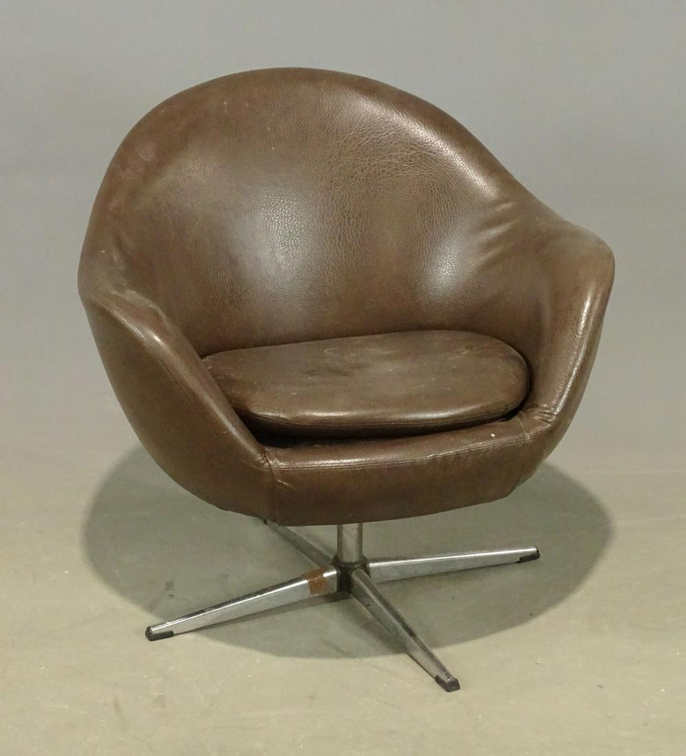 Mid Century Swivel Chair (1 of 3)