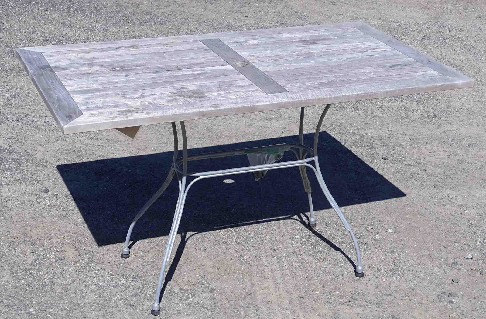 Patio Table (1 of 2)