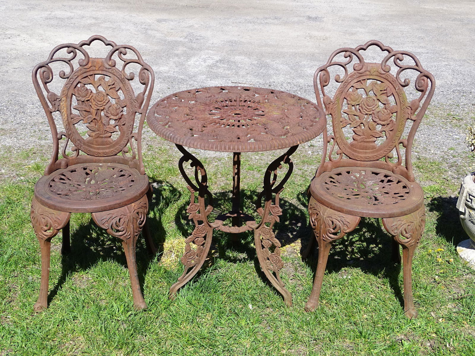 Cast Iron Patio Set (1 of 6)
