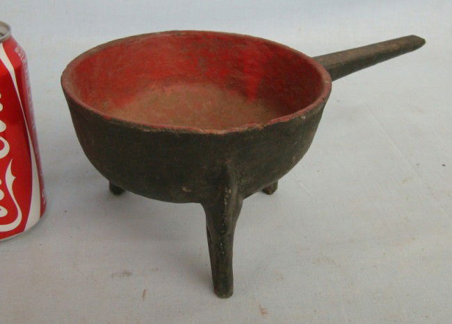 19th c. Posnet Pot: 19th c. cast iron posnet pot. 11' Length.