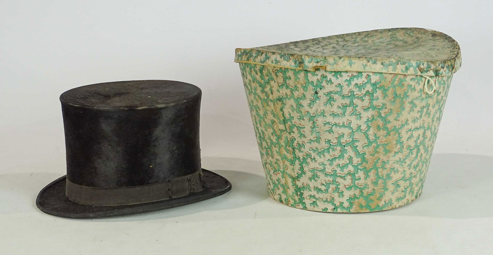 Wallpaper Hat Box with Hat (1 of 6)