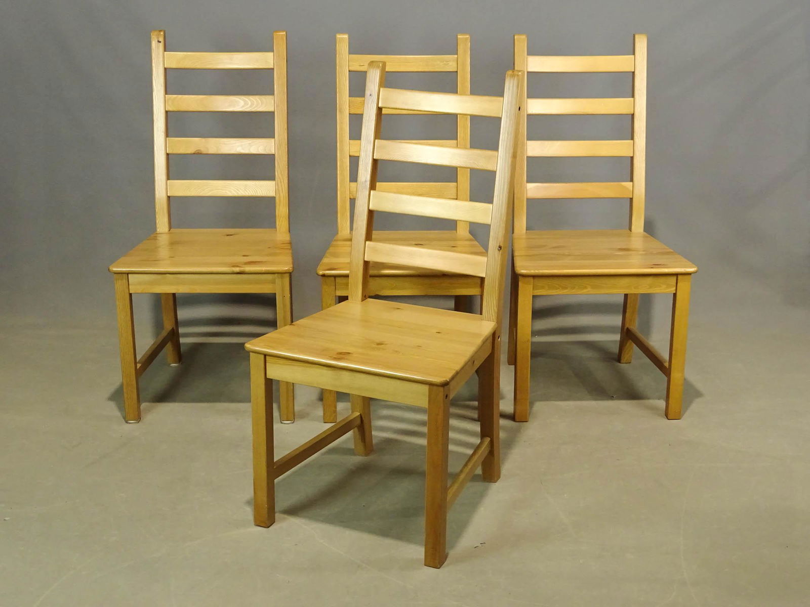 Set of (4) Chairs (1 of 4)