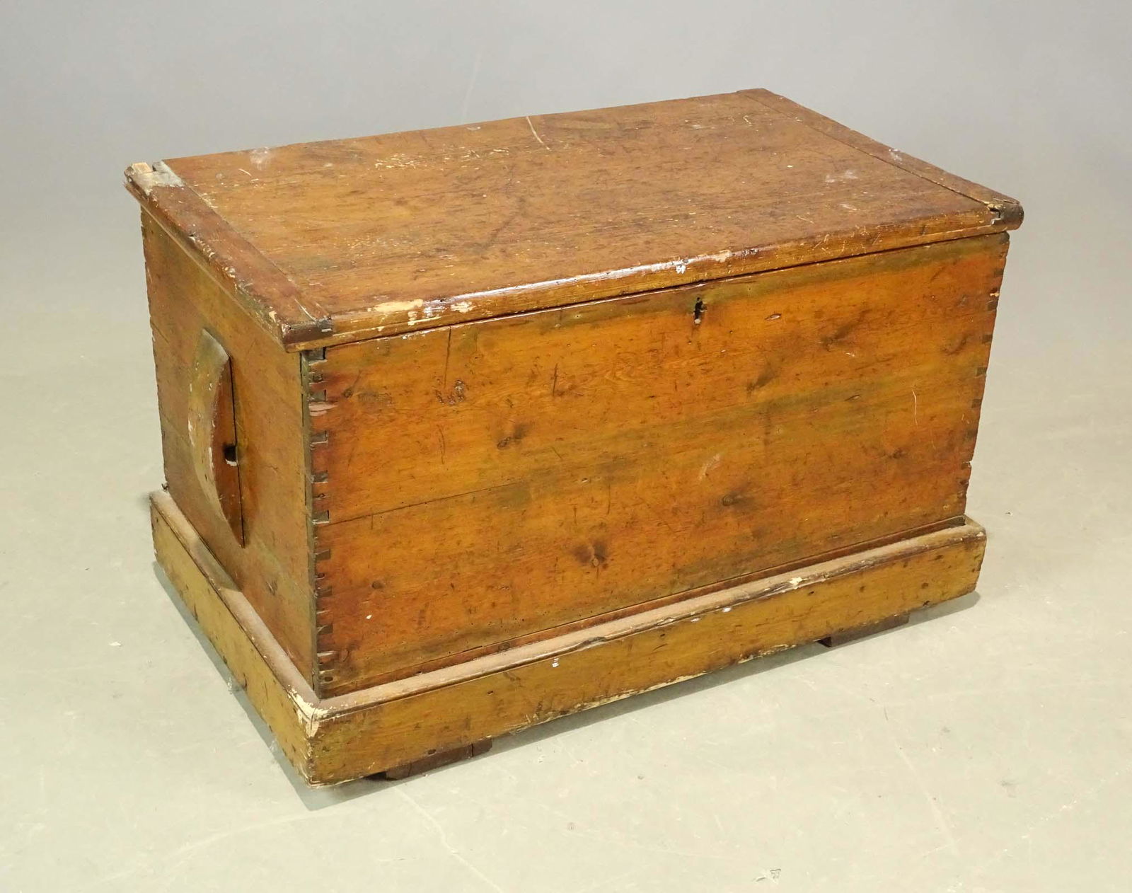 19th c. Trunk (1 of 5)