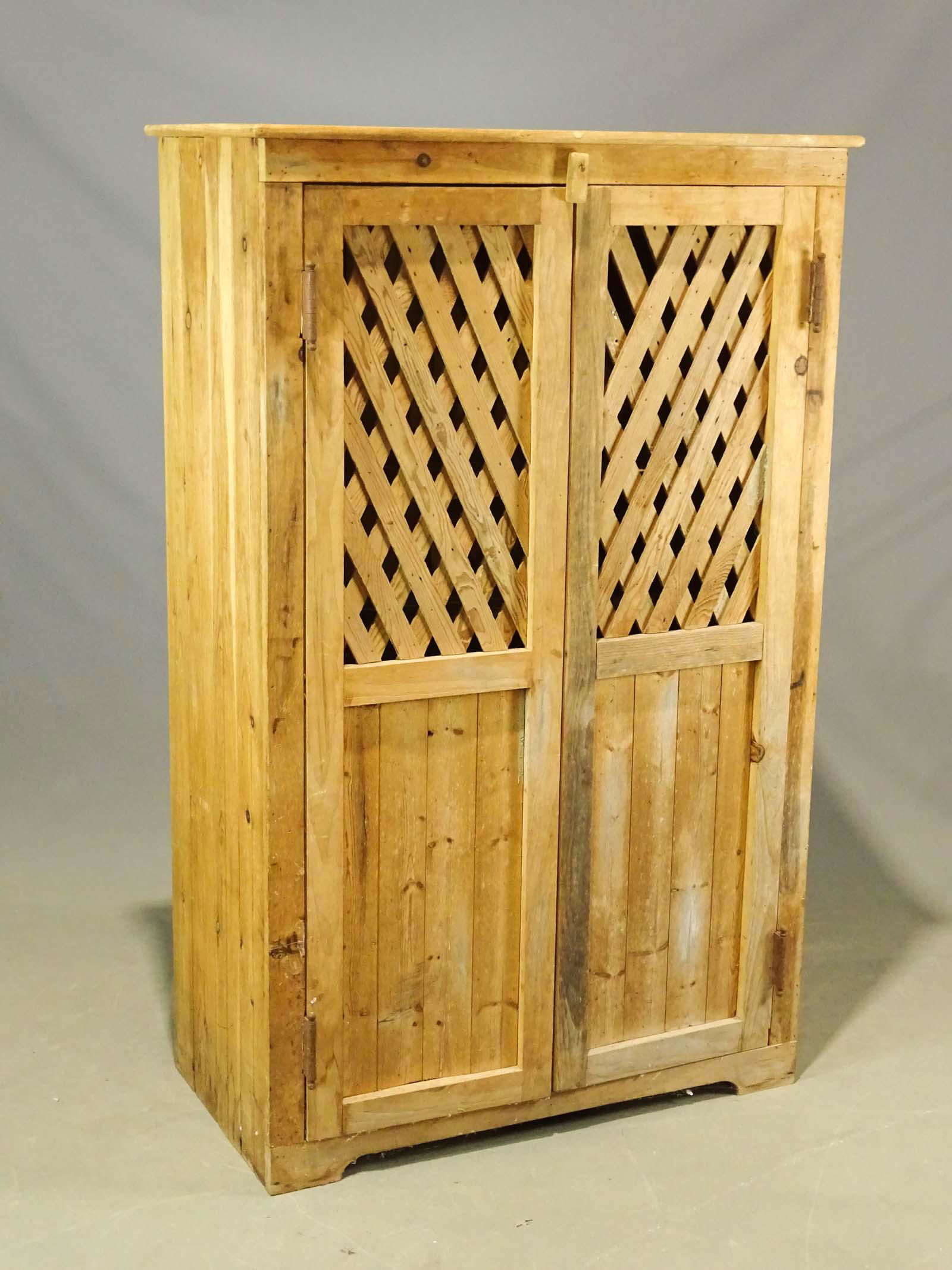 Wall Cupboard (1 of 4)