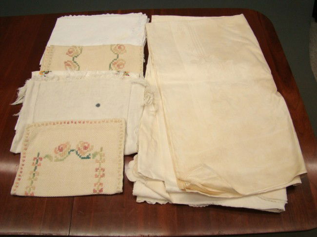 Linen Lot: Lot early linens including cutwork, drawn work, damask, cotton etc.