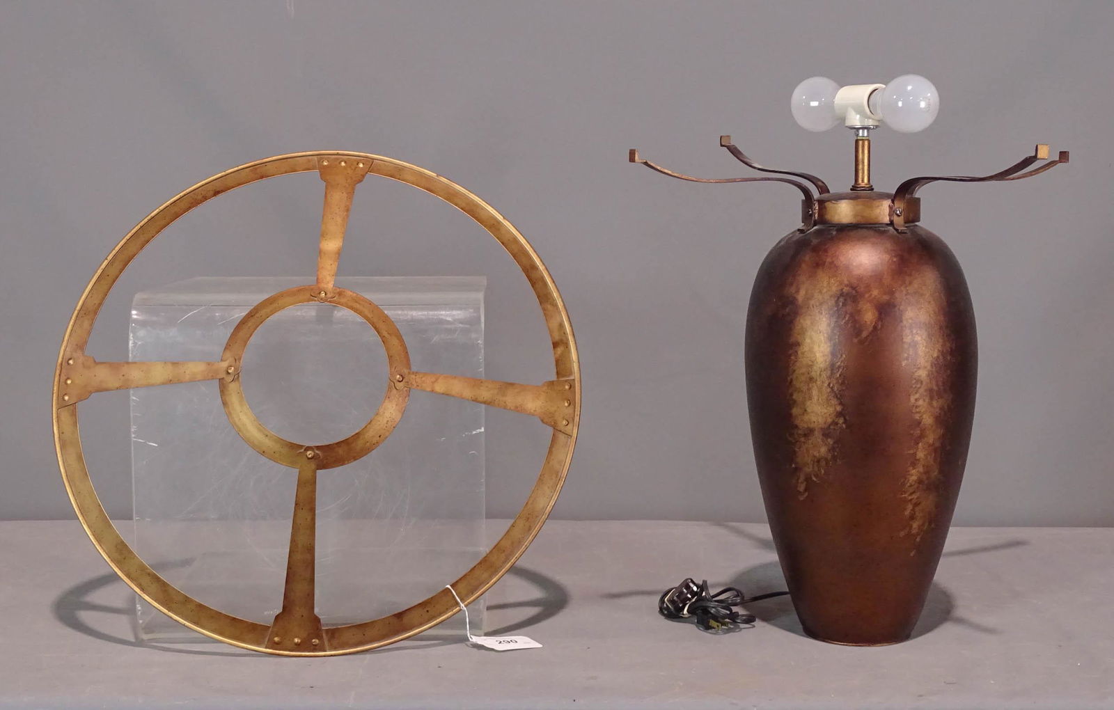 Arts & Crafts Style Table Lamp (1 of 3)