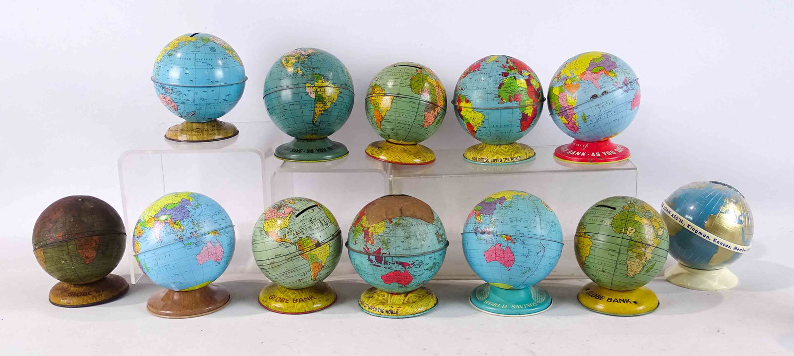 Globe Banks (1 of 4)