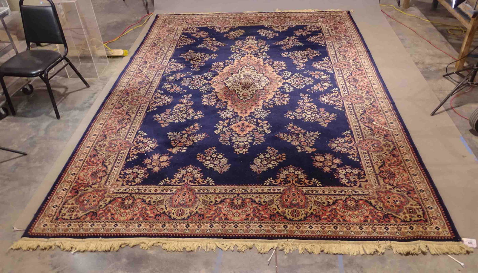 Roomsize Rug (1 of 3)