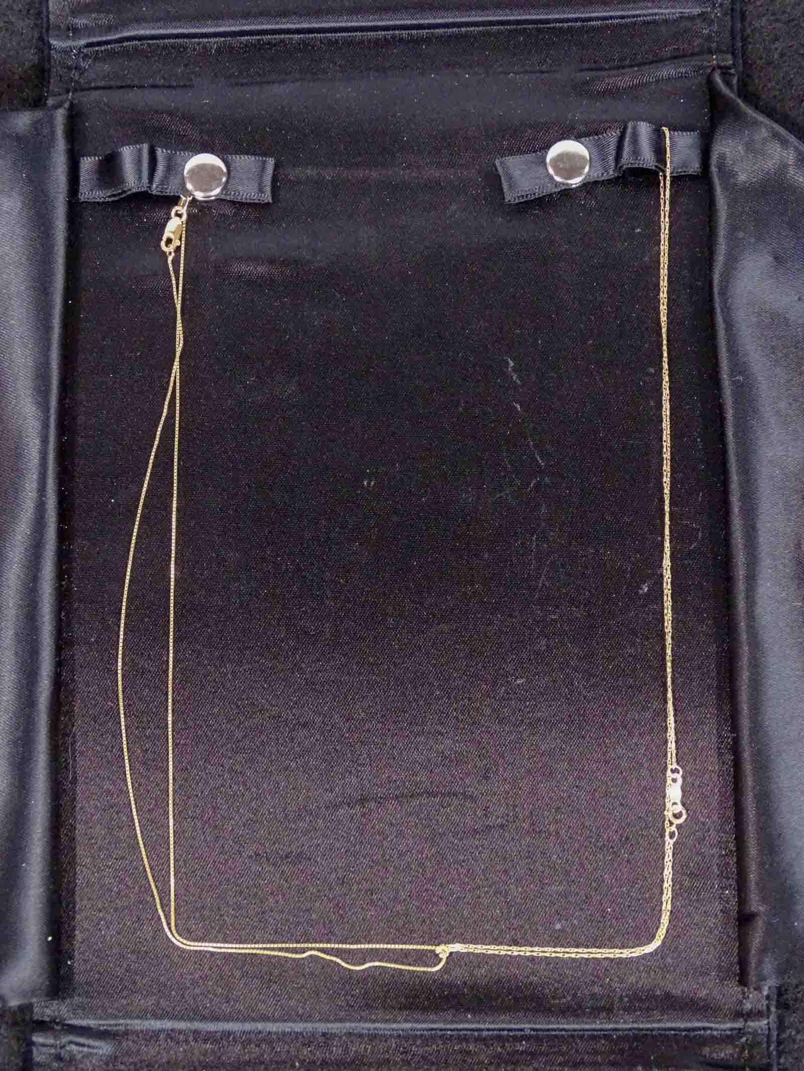 Gold Chains (1 of 5)