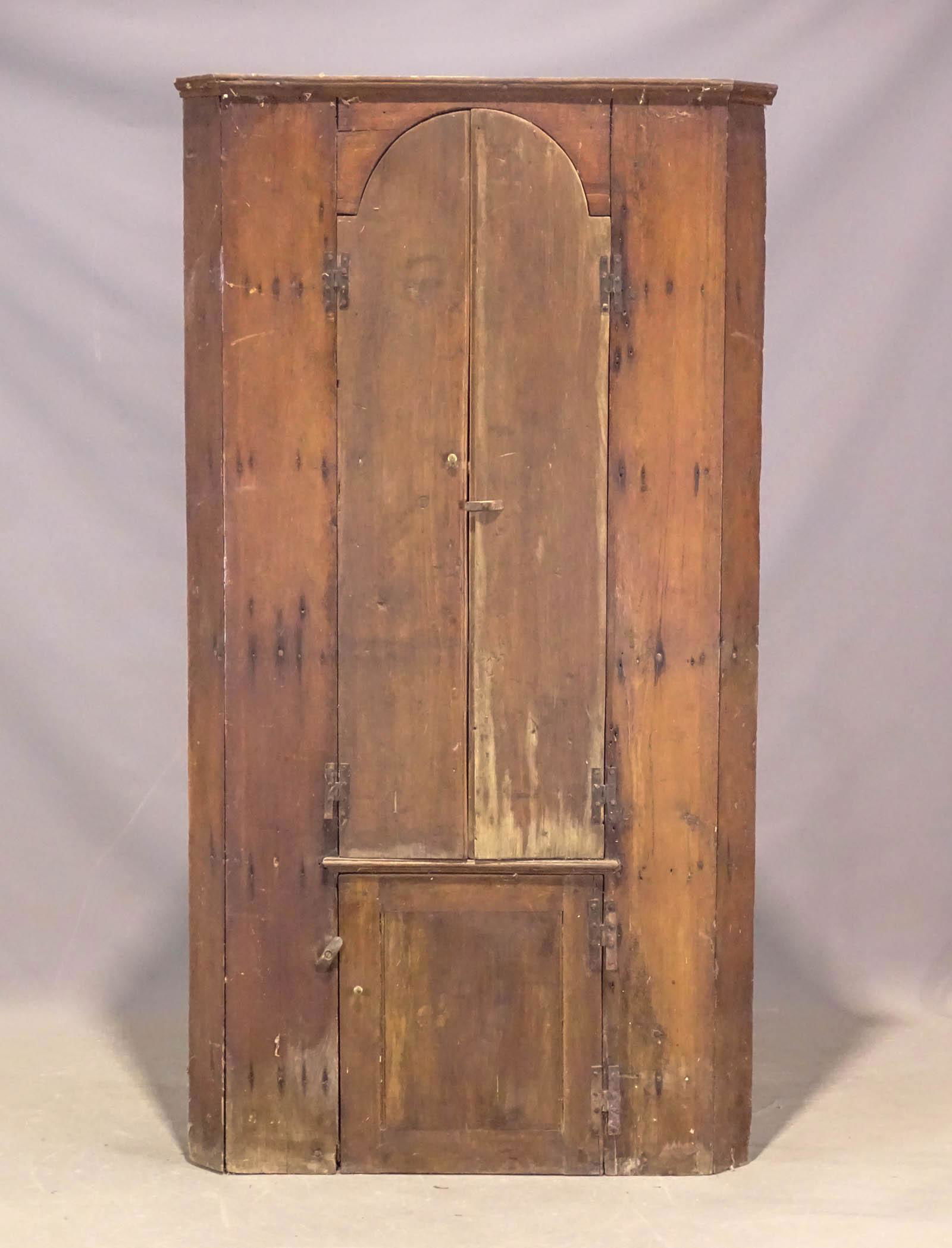 18th c. Corner Cupboard (1 of 5)