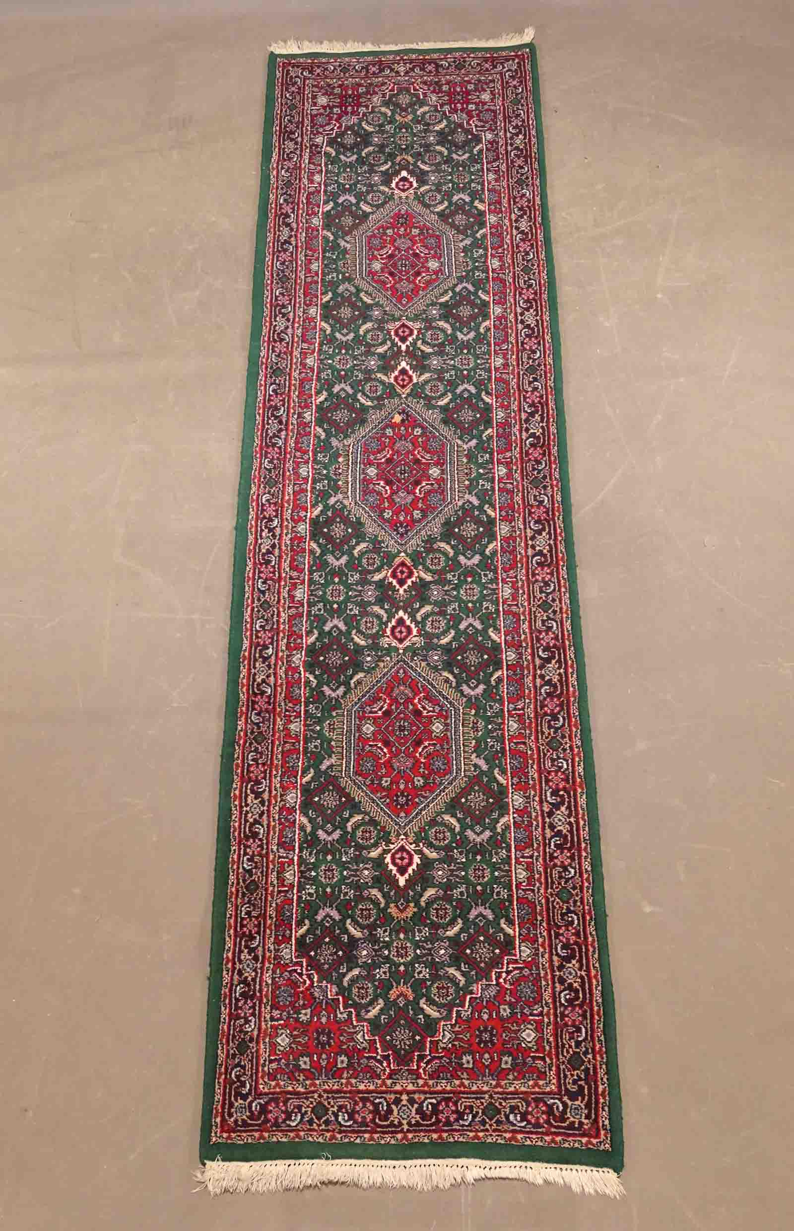 Oriental Rug: Oriental rug runner. 31" x 123".