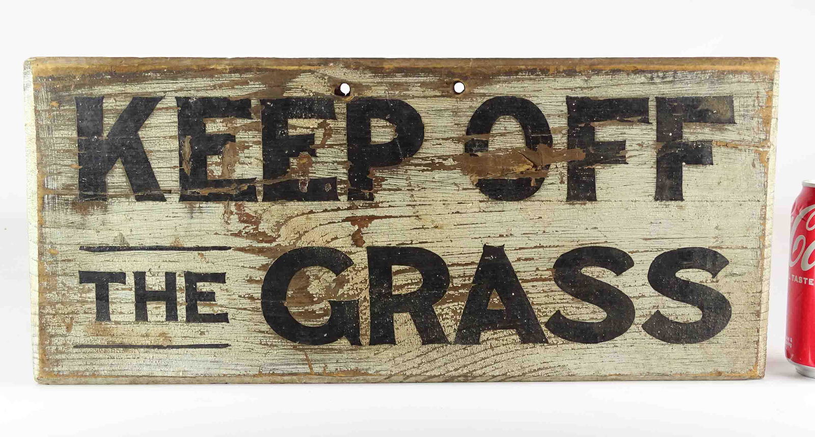 Sign "KEEP OFF THE GRASS" (1 of 3)
