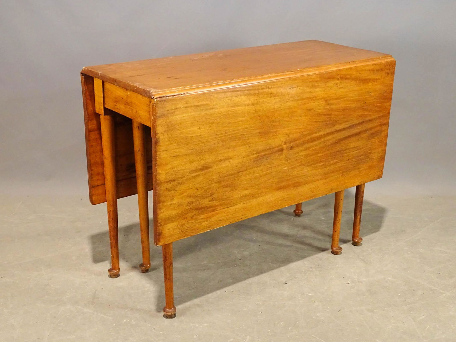 18th c. Queen Anne Dropleaf Table (1 of 5)