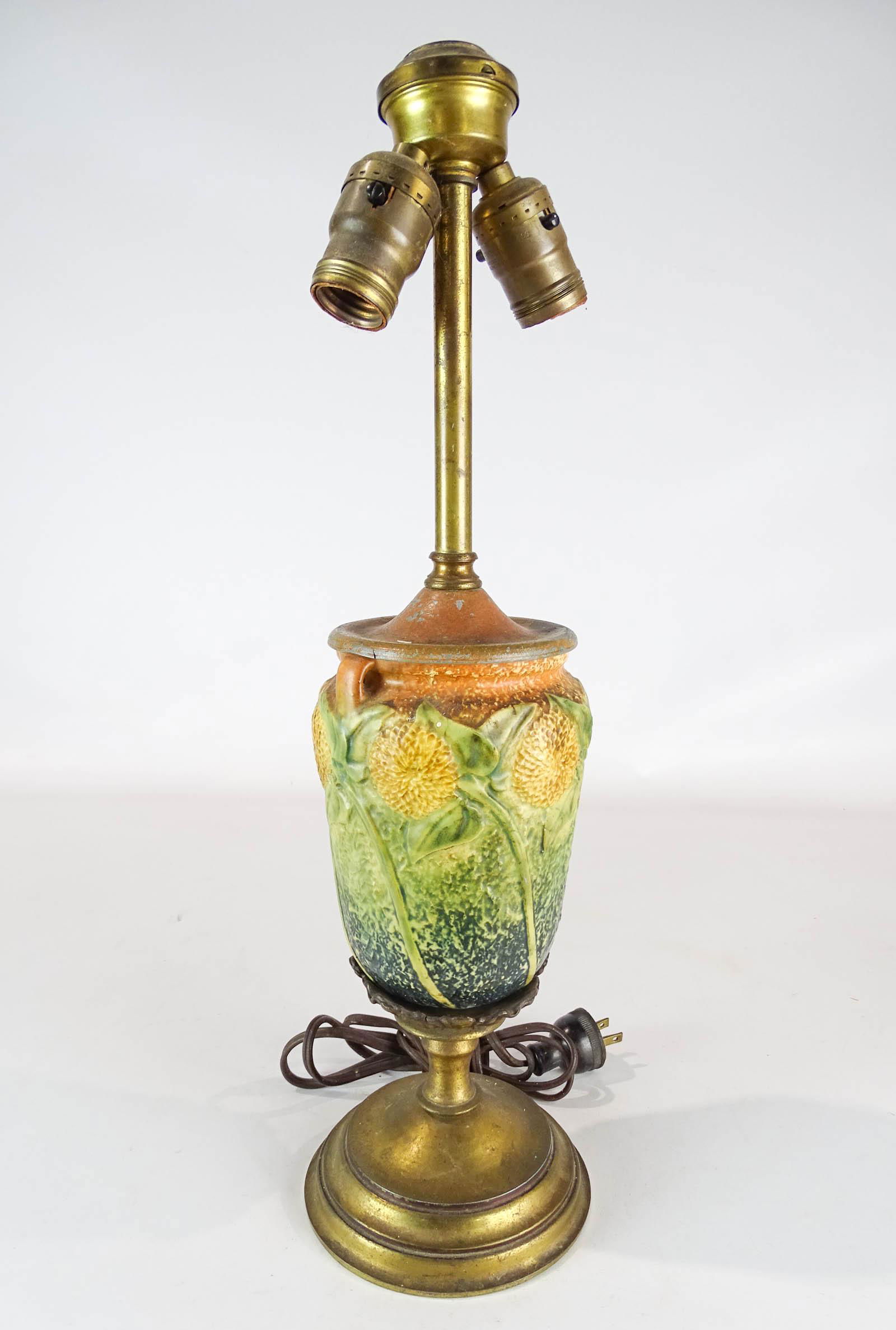 Roseville Sunflower Lamp (1 of 4)