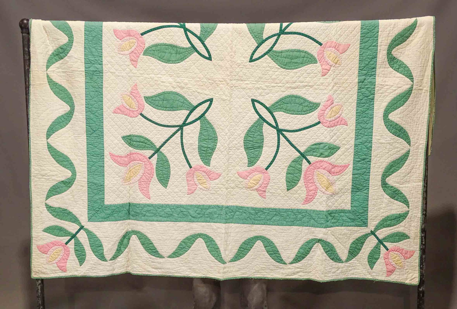Quilt: C. 1930's Floral Applique quilt. 69" x 69".