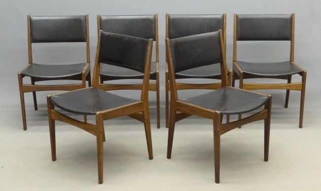 Poul Volther Danish Modern Chairs: Set of 6 Poul Volther Frem Rojle chairs. 18" Seat Ht. 32" Overall Ht.