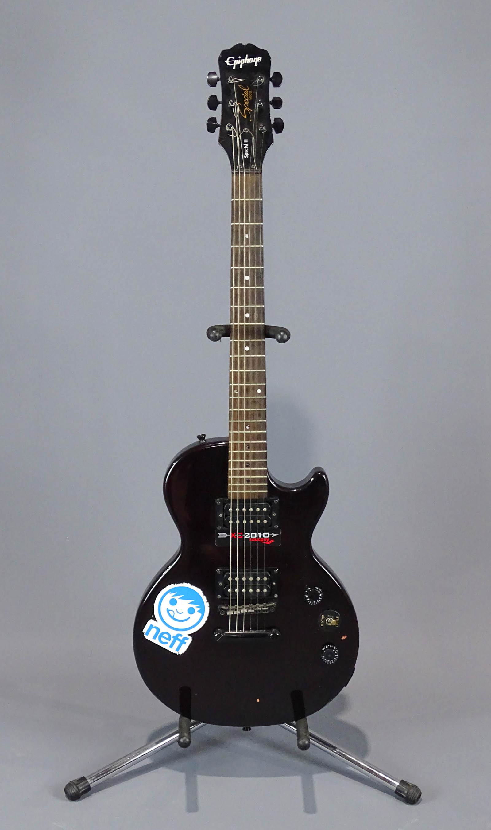 Epiphone LP Special II Guitar (1 of 11)