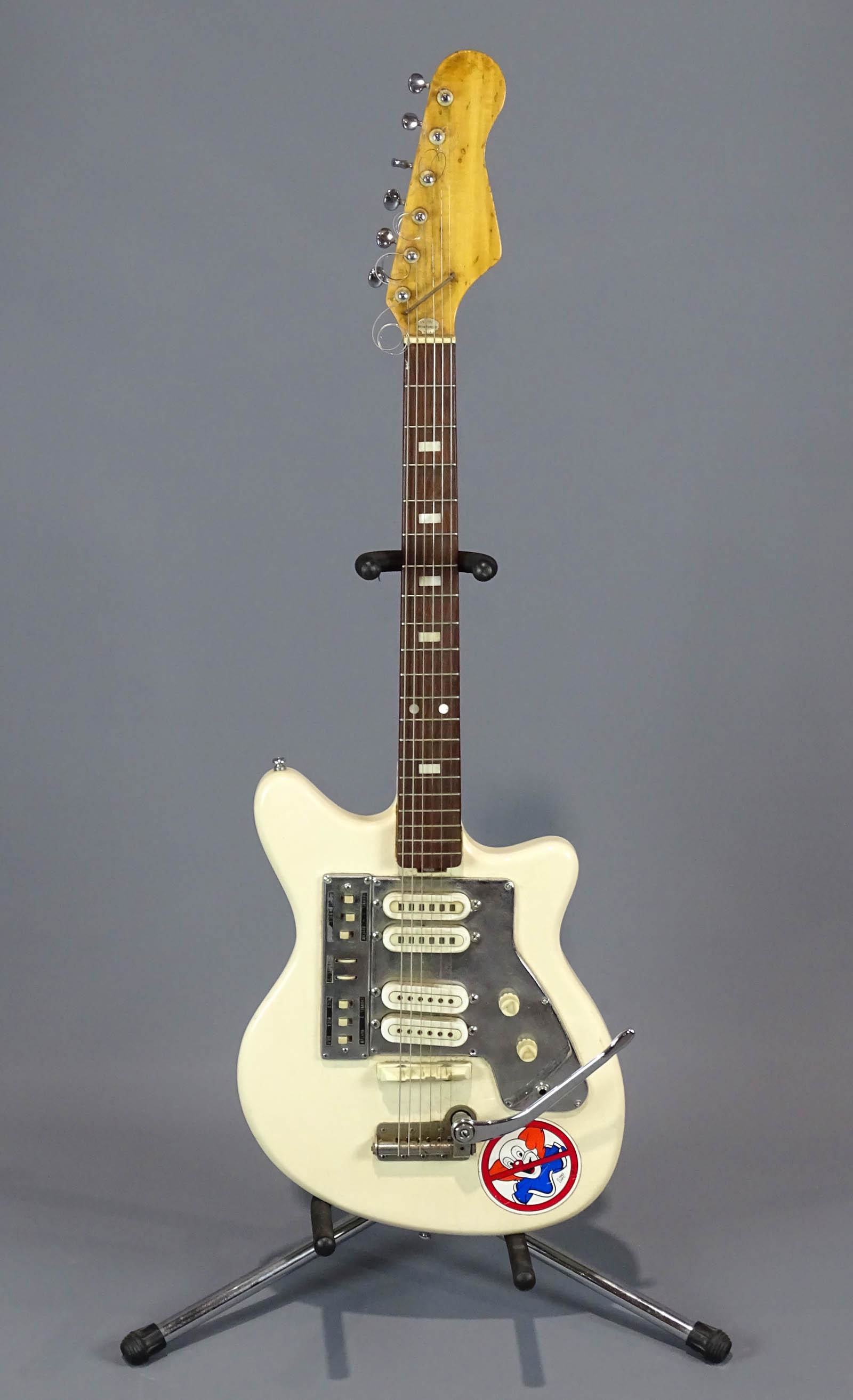 Guyatone Guitar (1 of 8)
