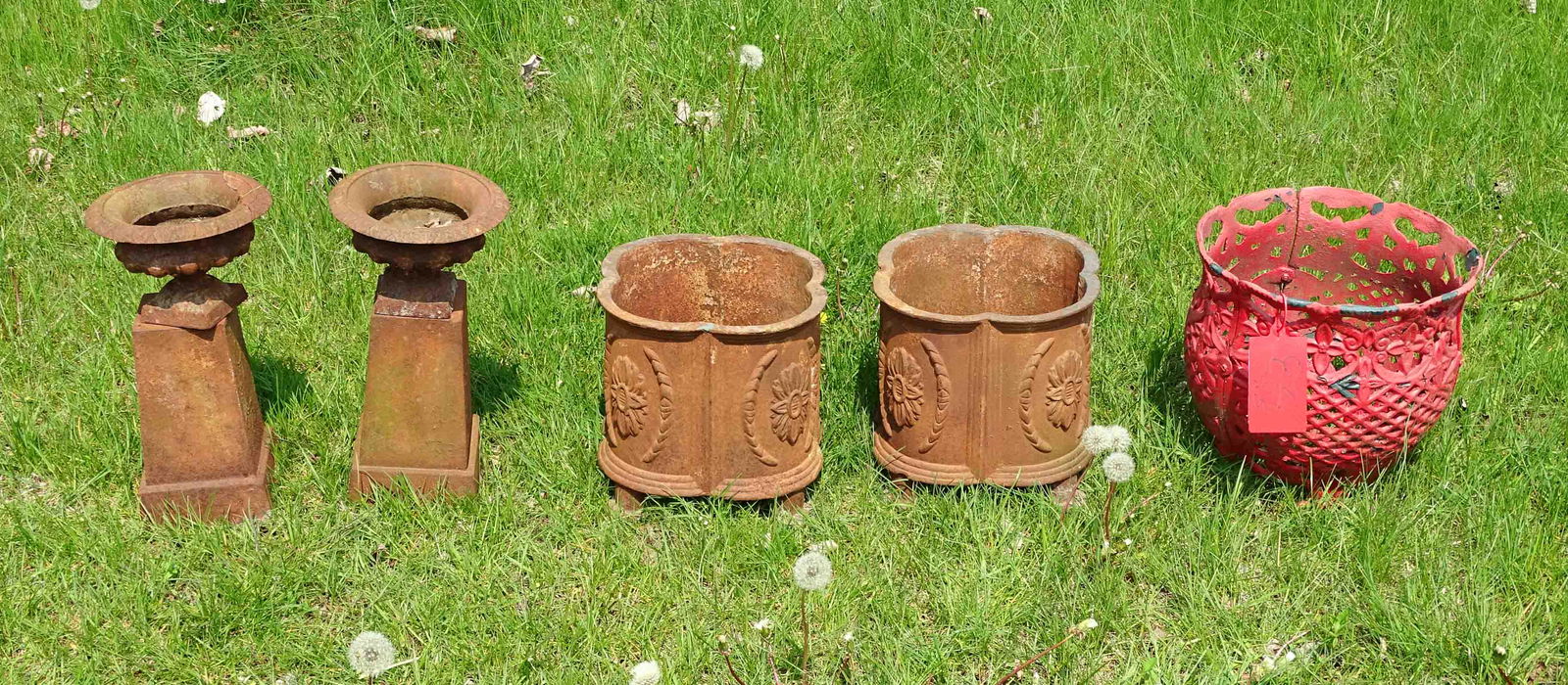 Lot Urns & Planters. (1 of 7)
