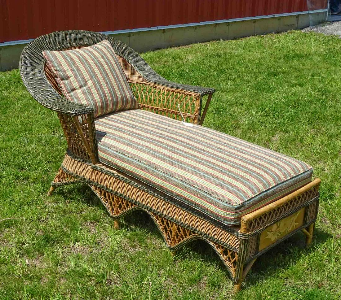 Wicker Chaise Lounge (1 of 7)