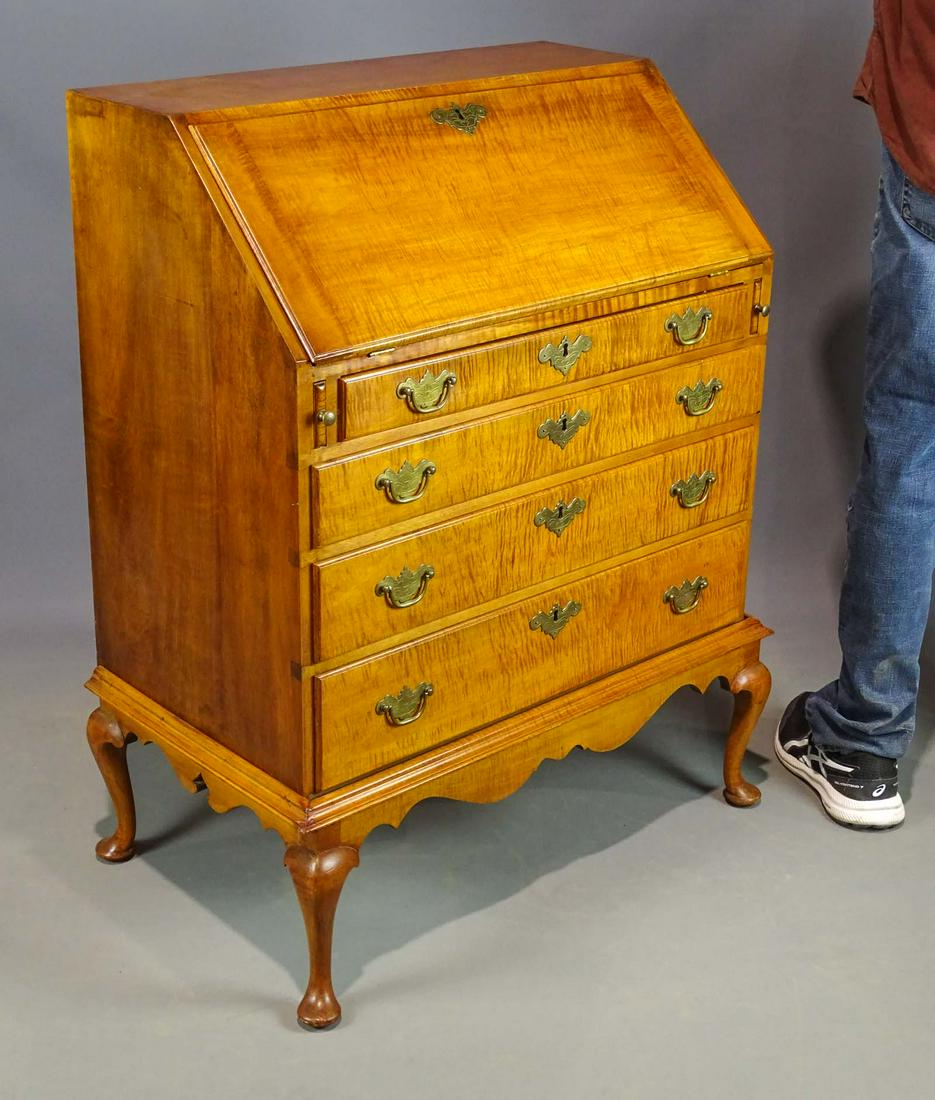 Slant Lid Desk on Stand (1 of 9)