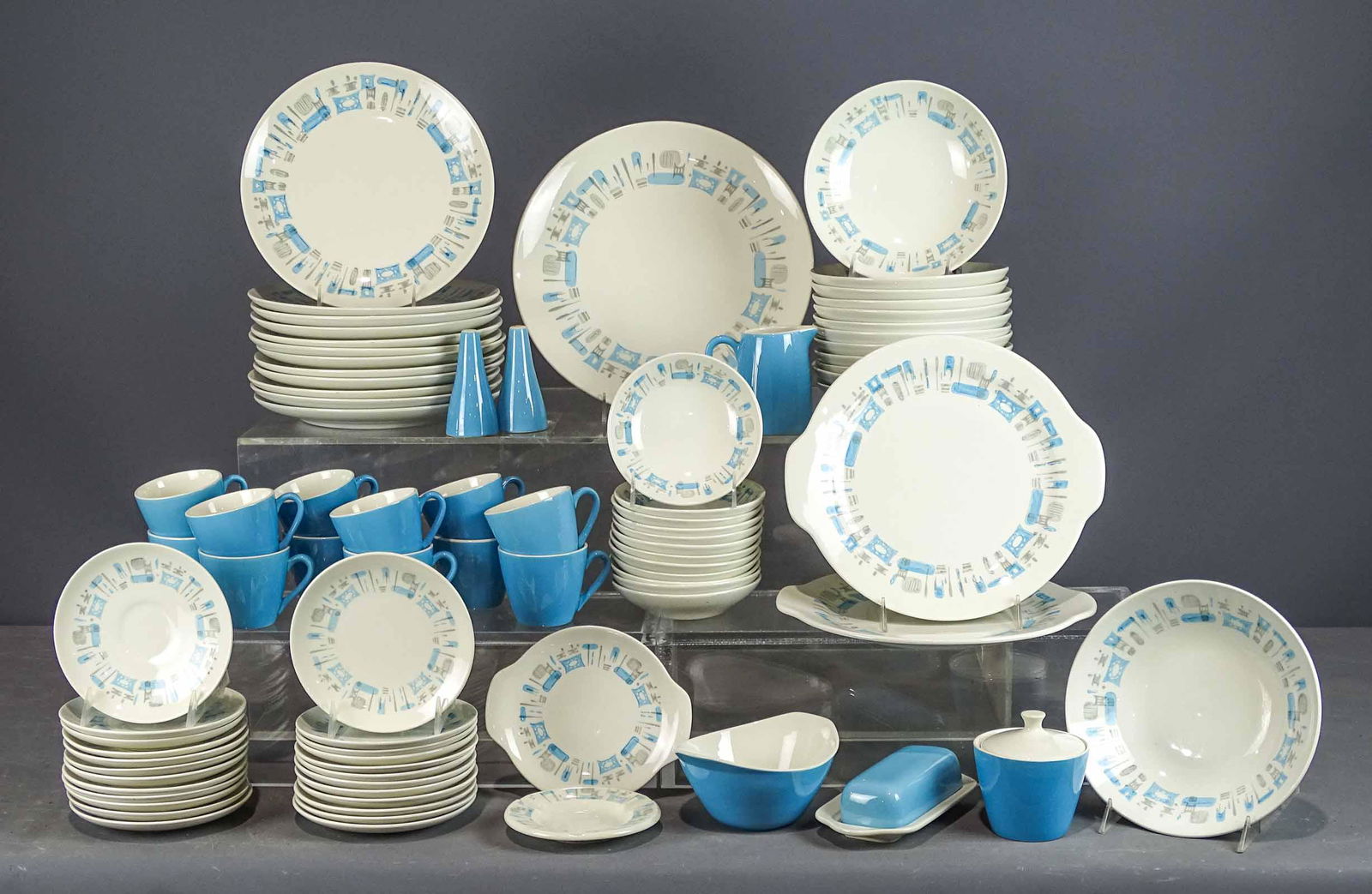 China Service, Blue Heaven by Royal China Sebring (1 of 11)