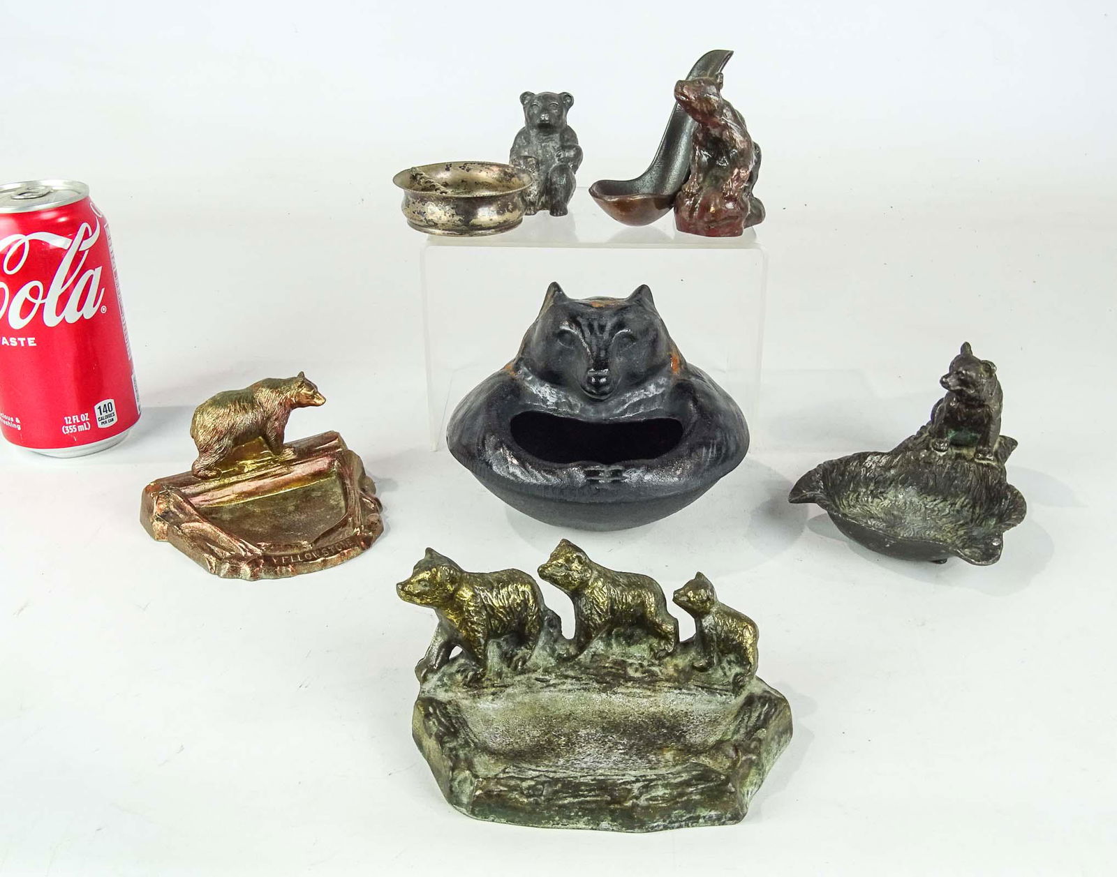 Bear Ashtrays Lot (1 of 7)