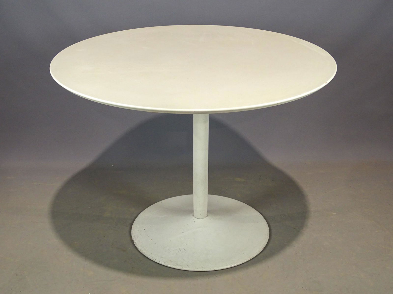 Saarinen Style Table (1 of 4)