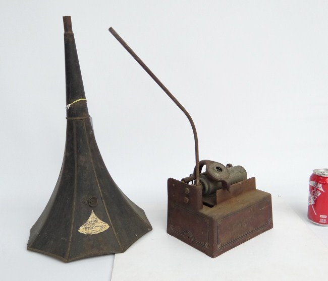 Edison Gem Phonograph: Early Edison Gem phonograph with 20" horn.