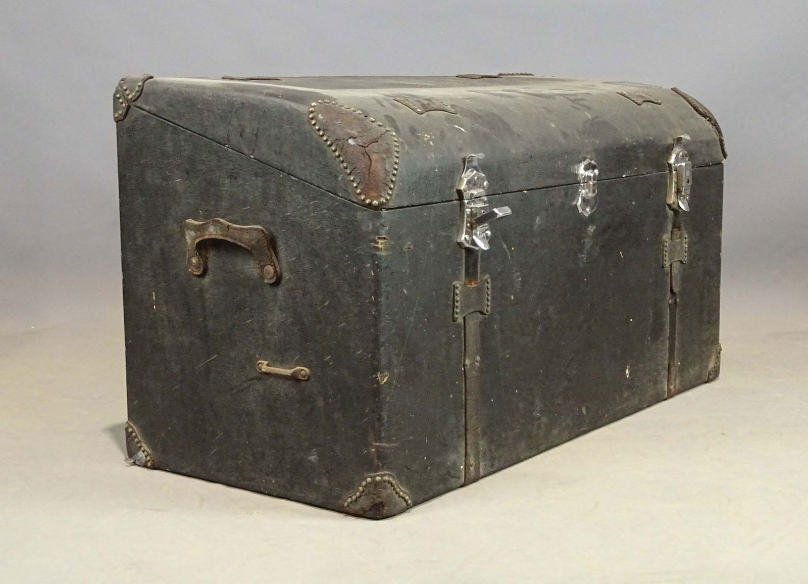 Automobile Trunk (1 of 8)