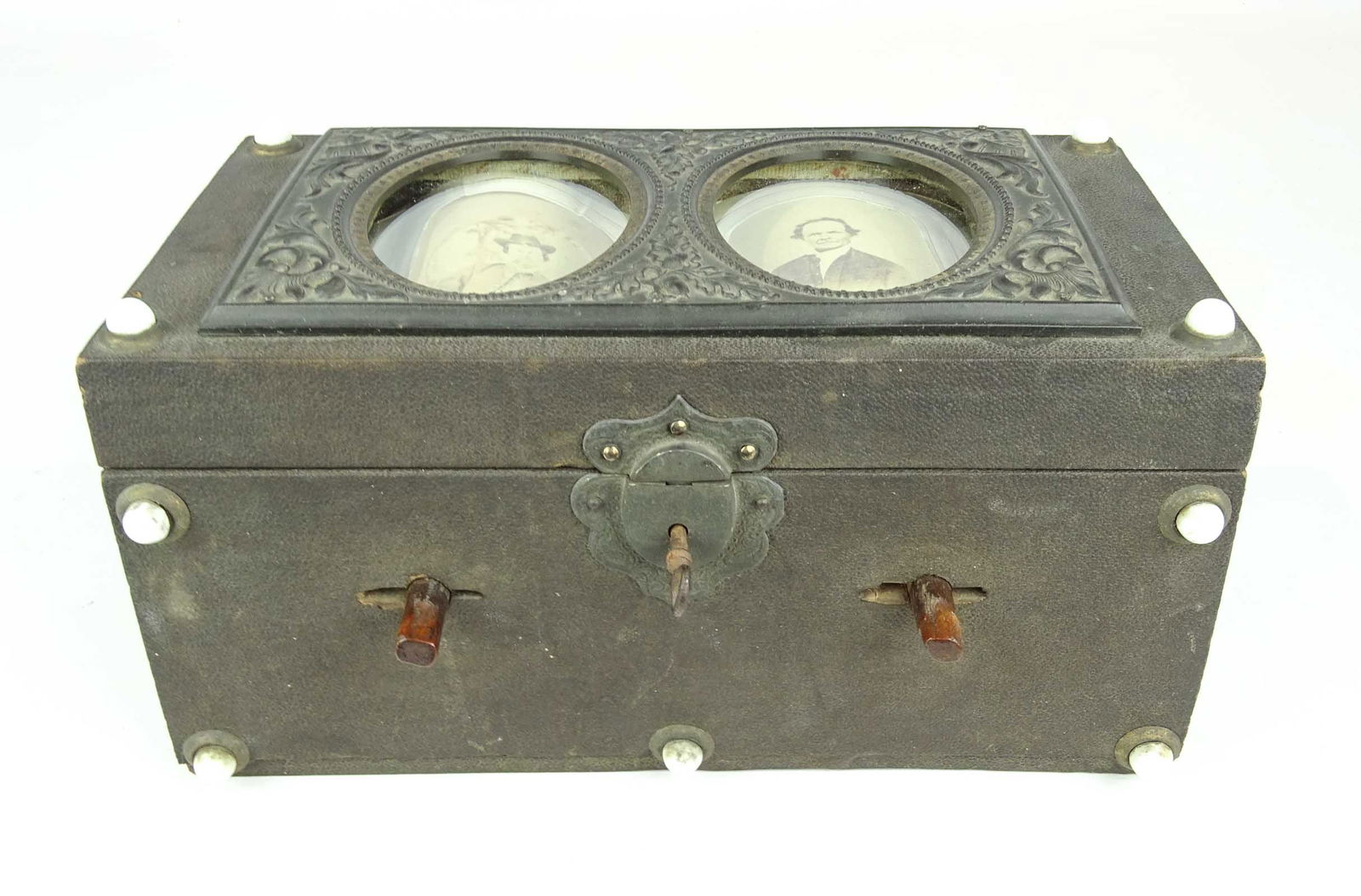 CDV Rotating Photograph Box (1 of 7)