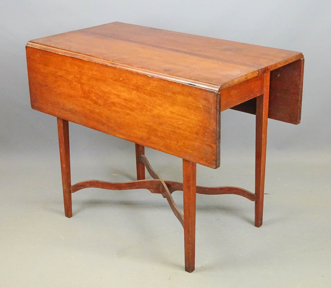 18th c. Pembroke Table (1 of 7)