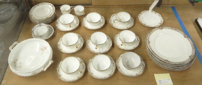 Limoges: Lot over 30 pcs. Haviland Limoges dinnerware. Imperfections.