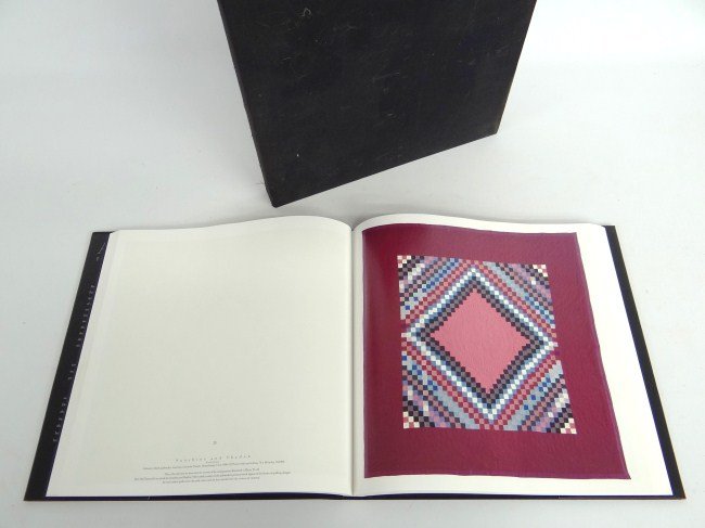 Book "Amish The Art Of The Quilt": Book "Amish The Art Of The Quilt" (Knopf Callaway).
